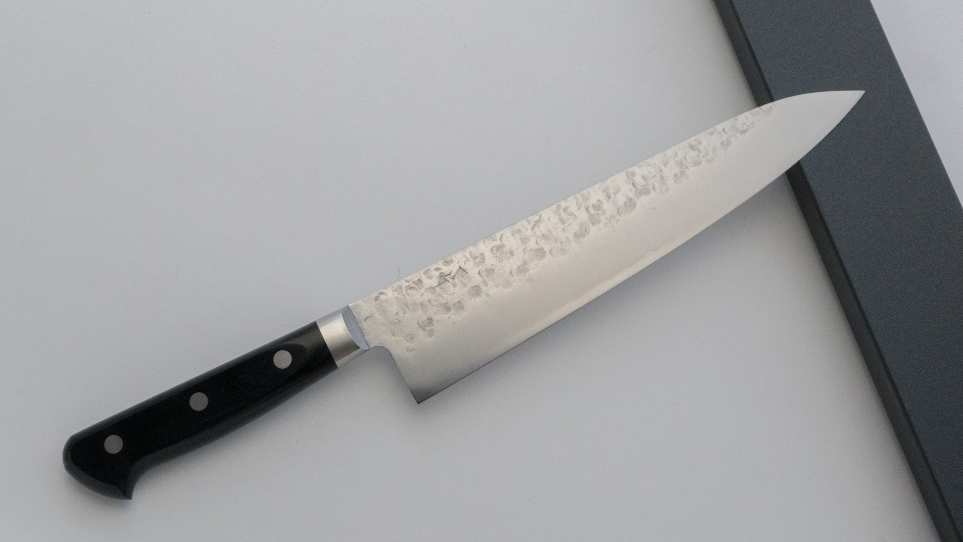 Hitohira T10 Tsuchime Gyuto 210mm Pakka Handle - HITOHIRA