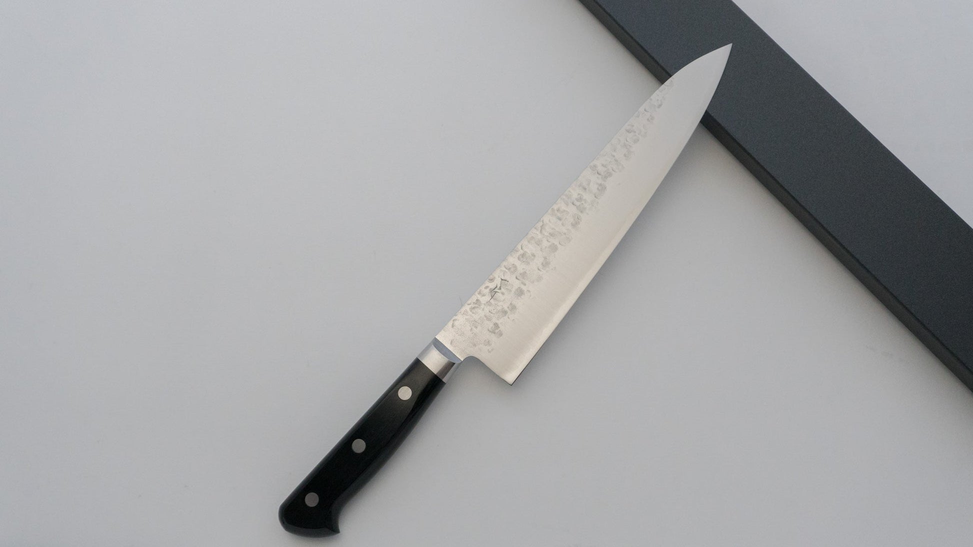 Hitohira T10 Tsuchime Gyuto 210mm Pakka Handle - HITOHIRA