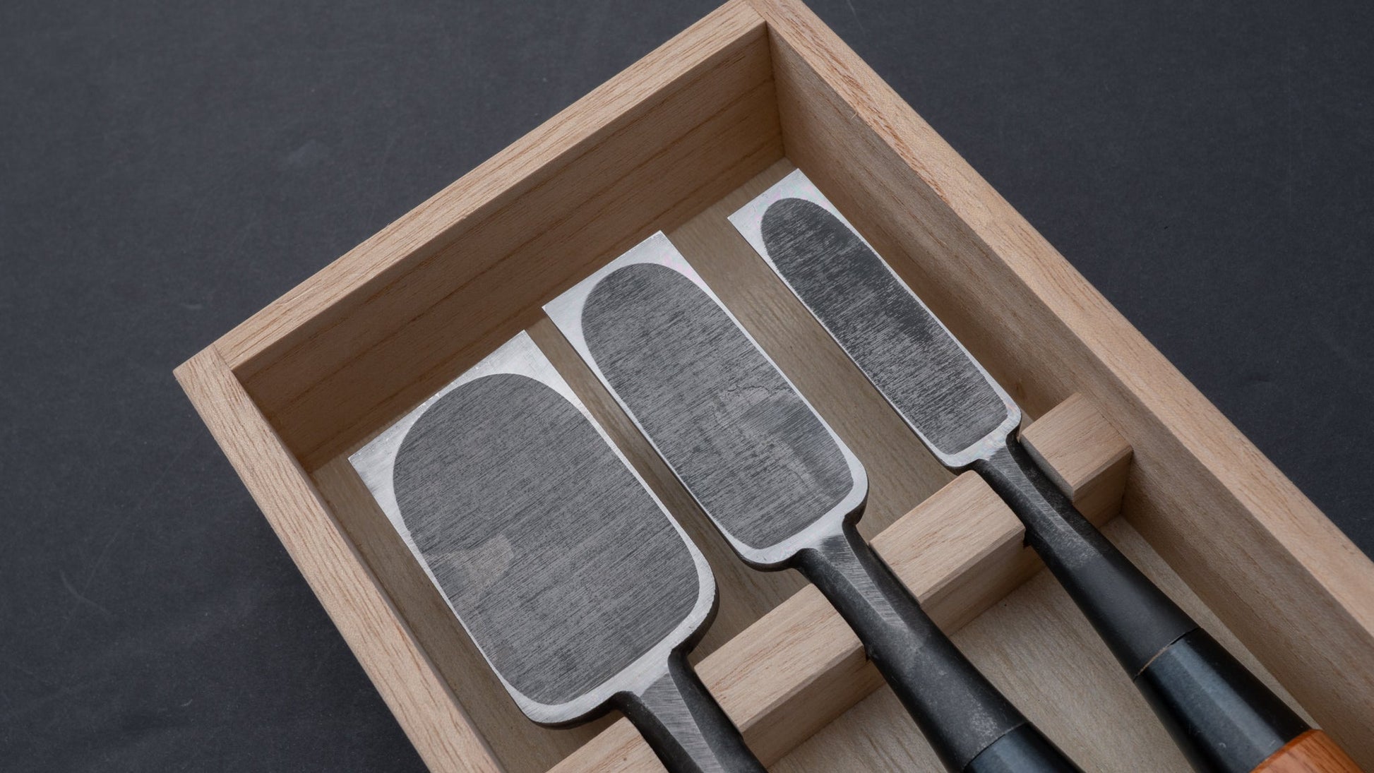 Morihei Yoshitomo Chisel 3 Set (with Kiri Box) | HITOHIRA