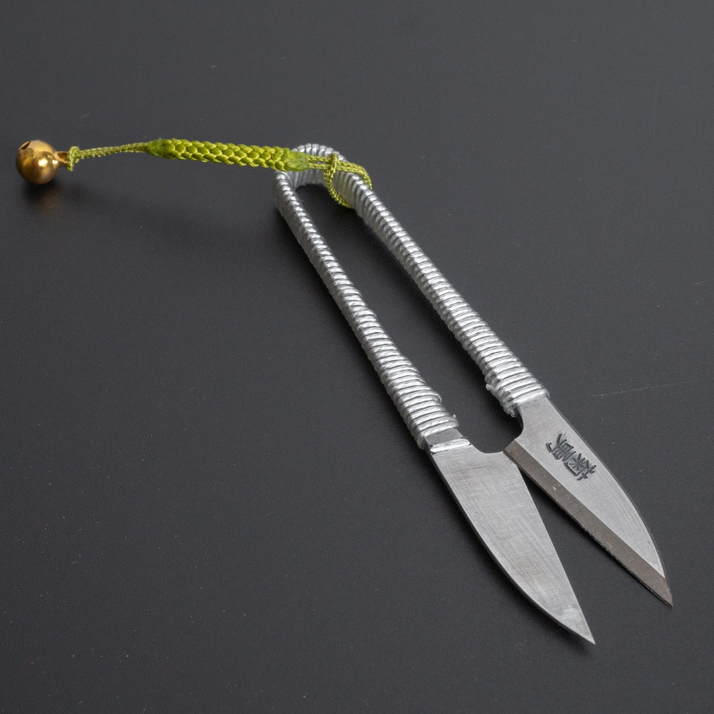 Morihei Kikuyu Nigiri Thread Shears 105mm (in Chiyo Paper Box with Ring) - HITOHIRA