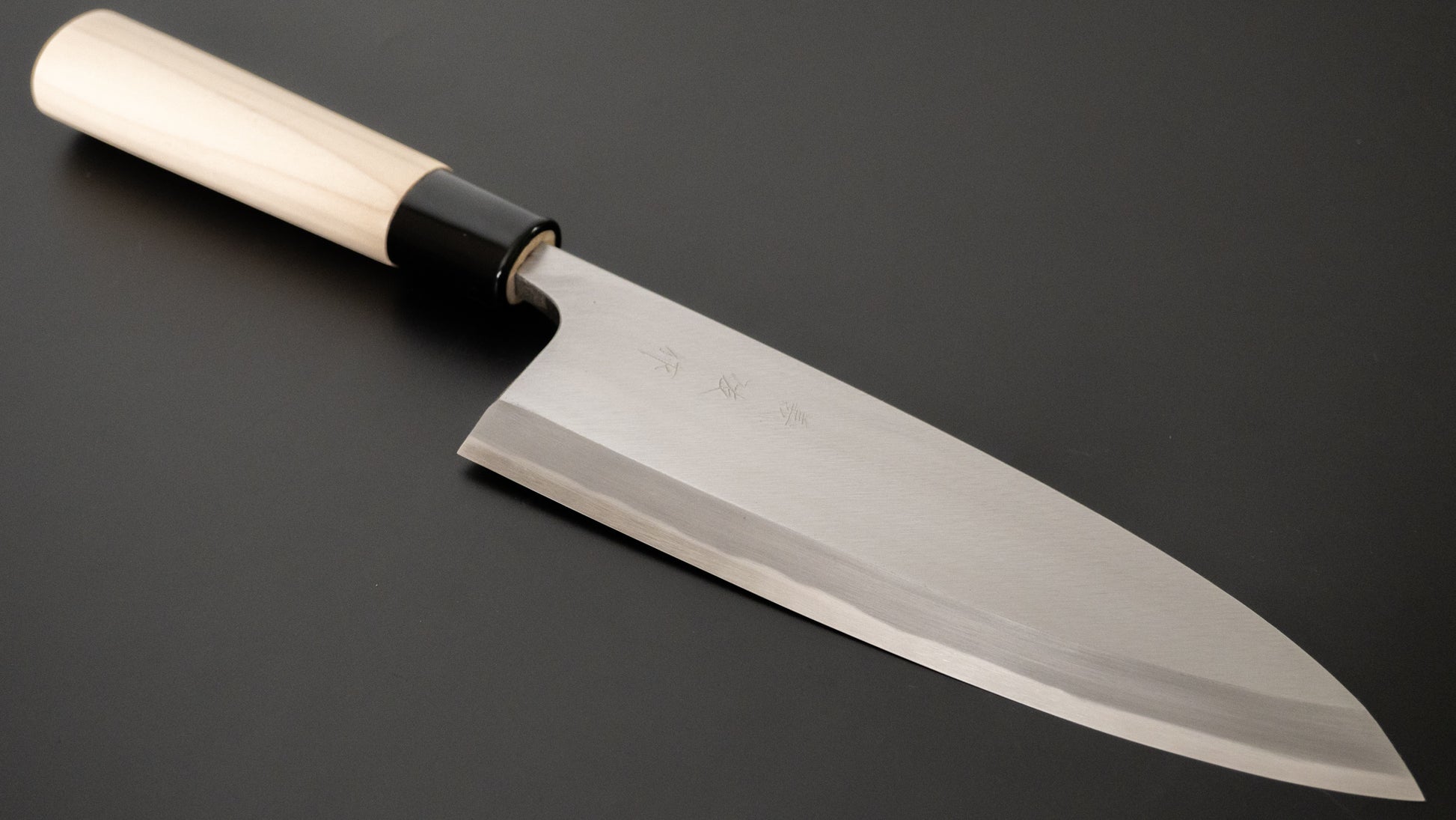 Morihei Yoshitomo Deba 210mm Poplar Handle - HITOHIRA